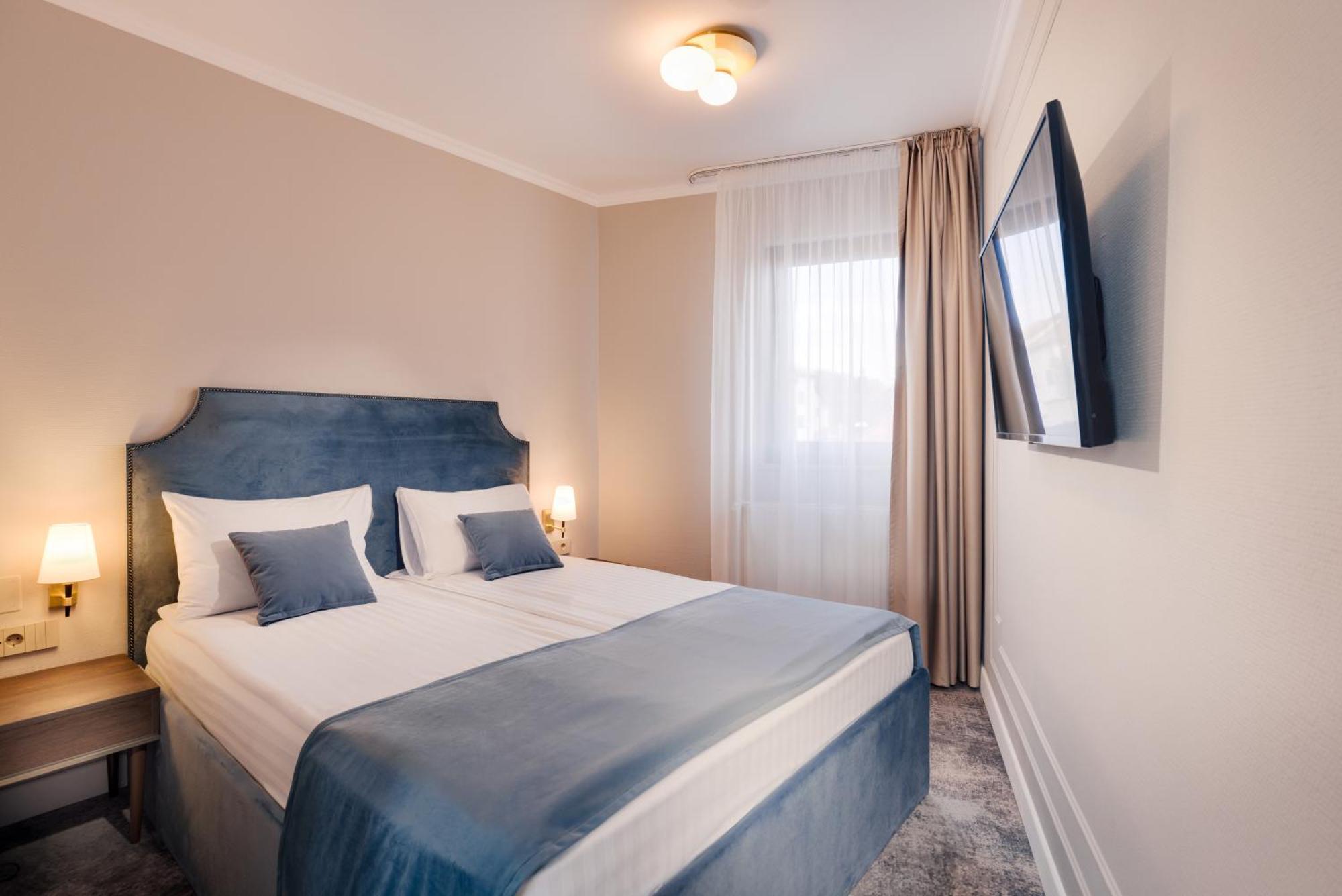 Hotel Meridian คลูจ-นาโปกา ภายนอก รูปภาพ