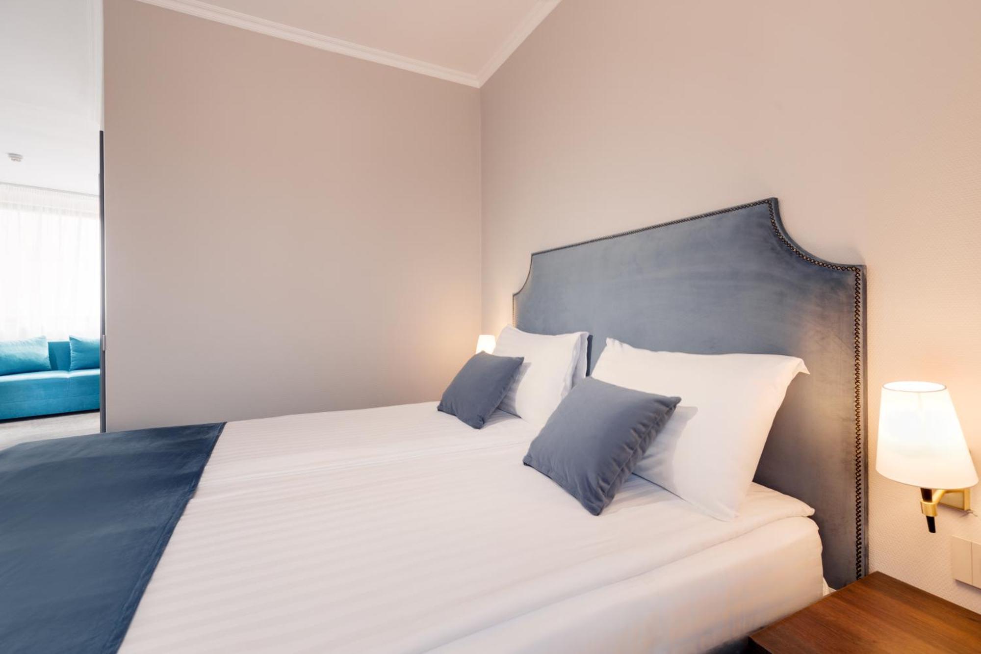Hotel Meridian คลูจ-นาโปกา ภายนอก รูปภาพ