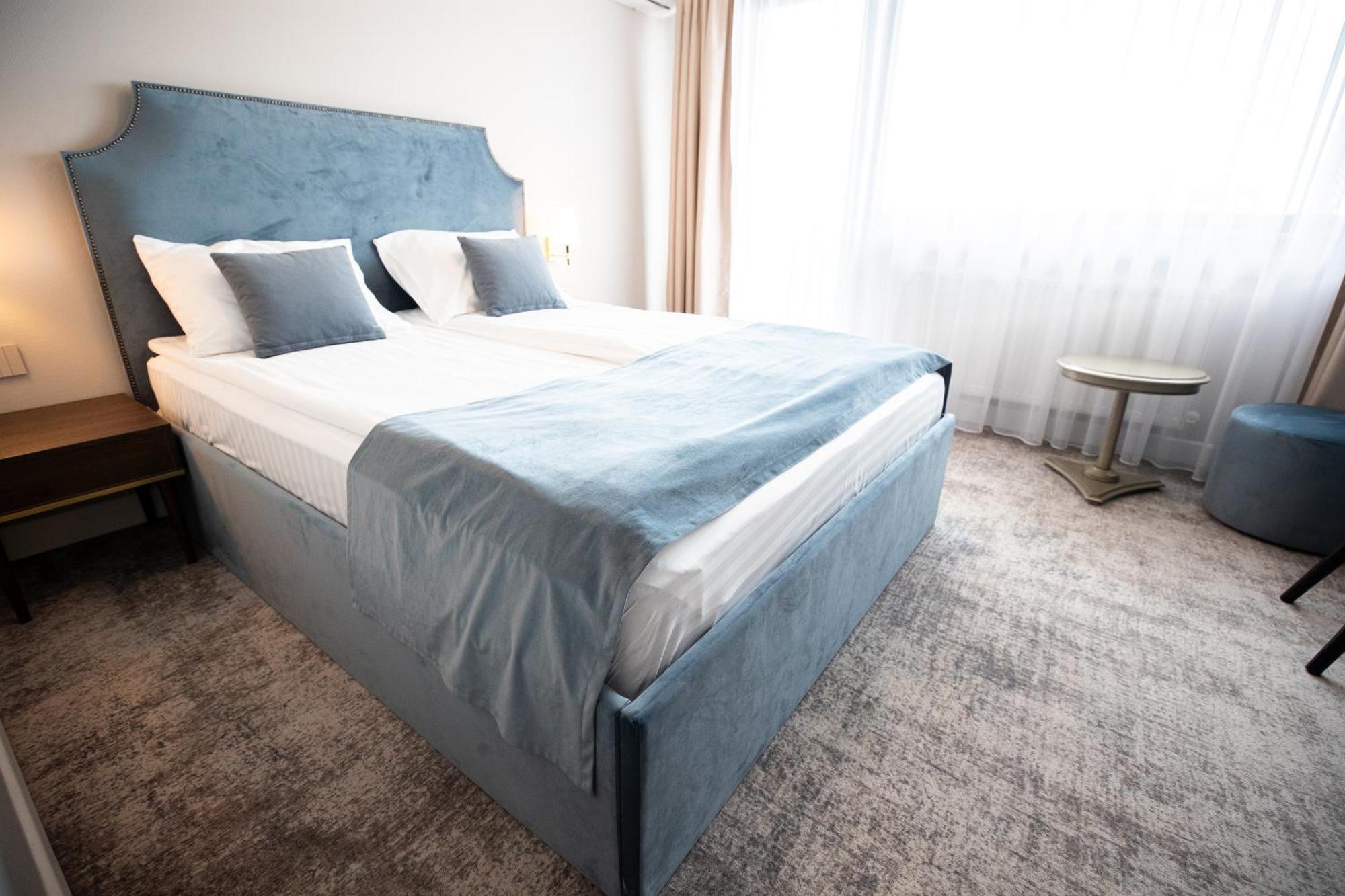 Hotel Meridian คลูจ-นาโปกา ภายนอก รูปภาพ