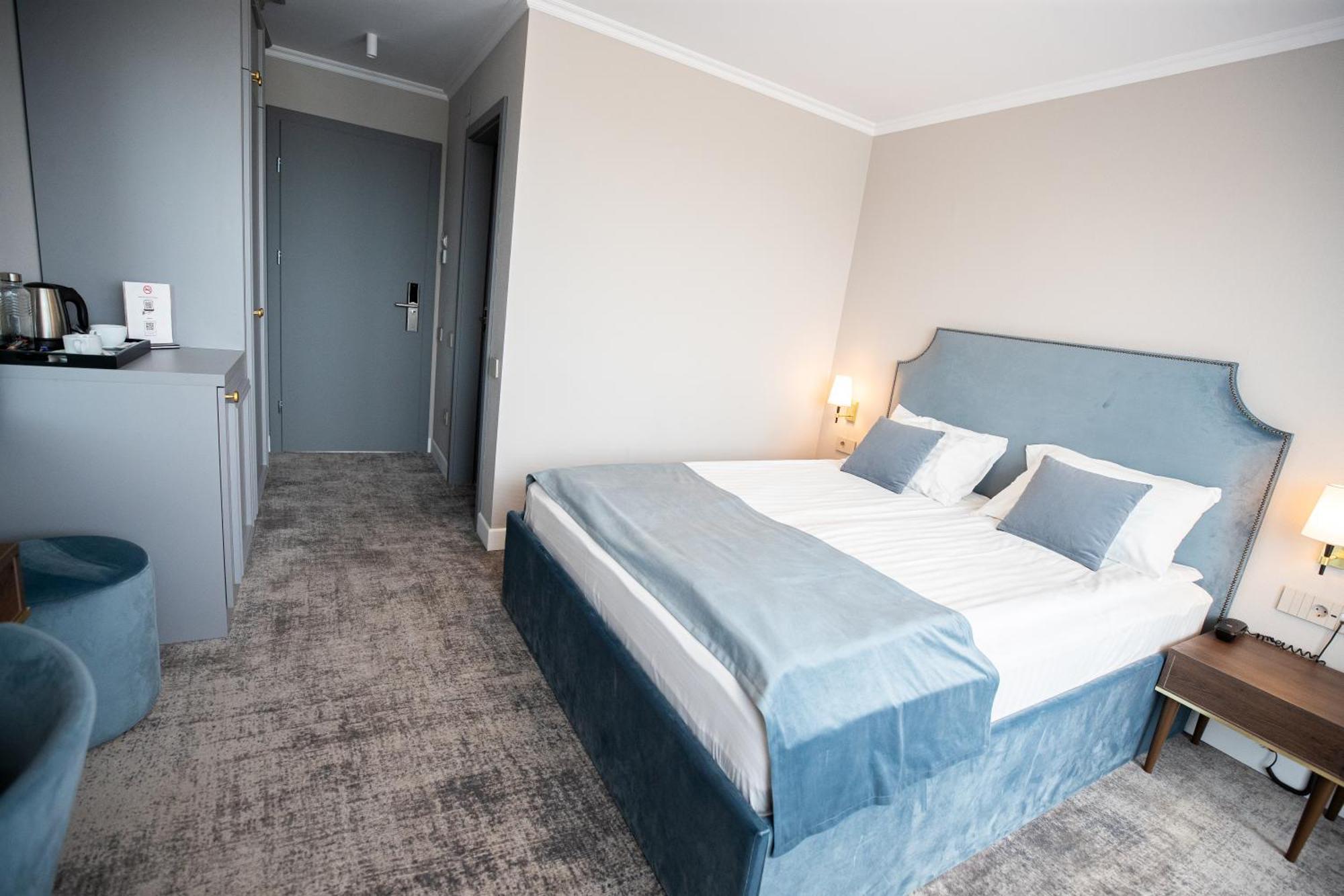 Hotel Meridian คลูจ-นาโปกา ภายนอก รูปภาพ