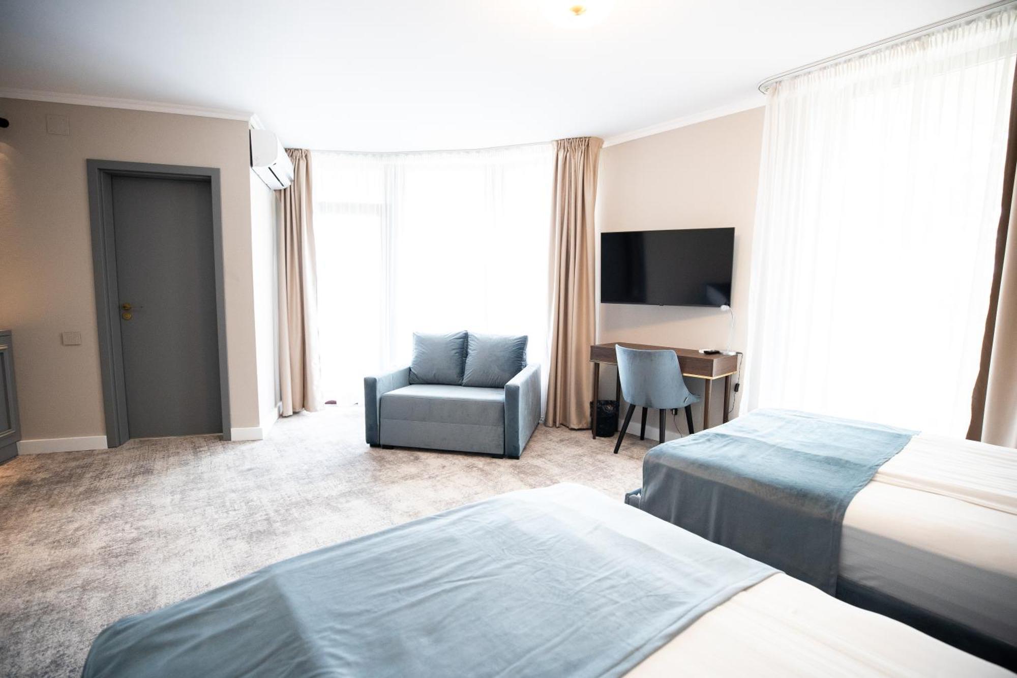 Hotel Meridian คลูจ-นาโปกา ภายนอก รูปภาพ