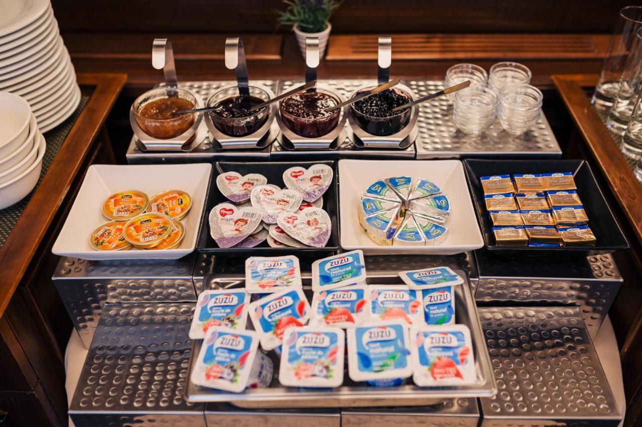 Hotel Meridian คลูจ-นาโปกา ภายนอก รูปภาพ